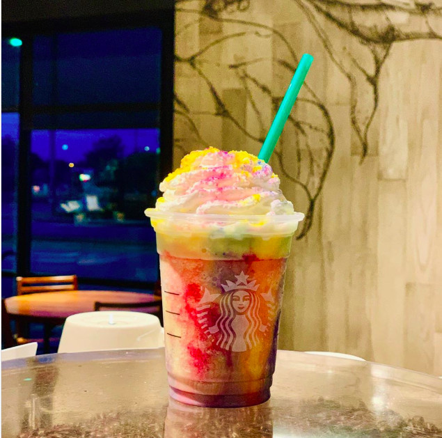 星巴克推出彩虹扎染星冰乐只卖五天