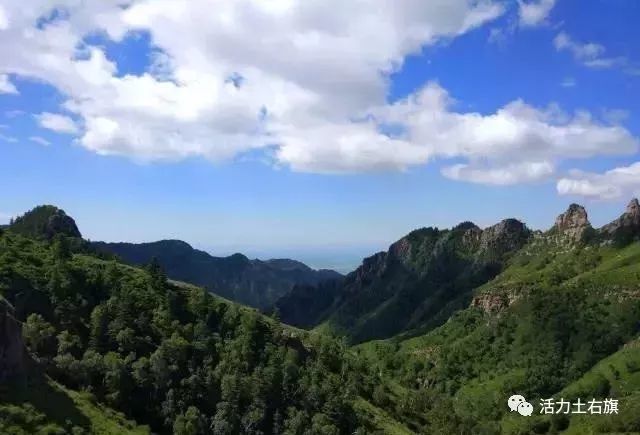 九峰山生态旅游区位于土右旗九管会,距包头市60公里,距呼和浩特市80