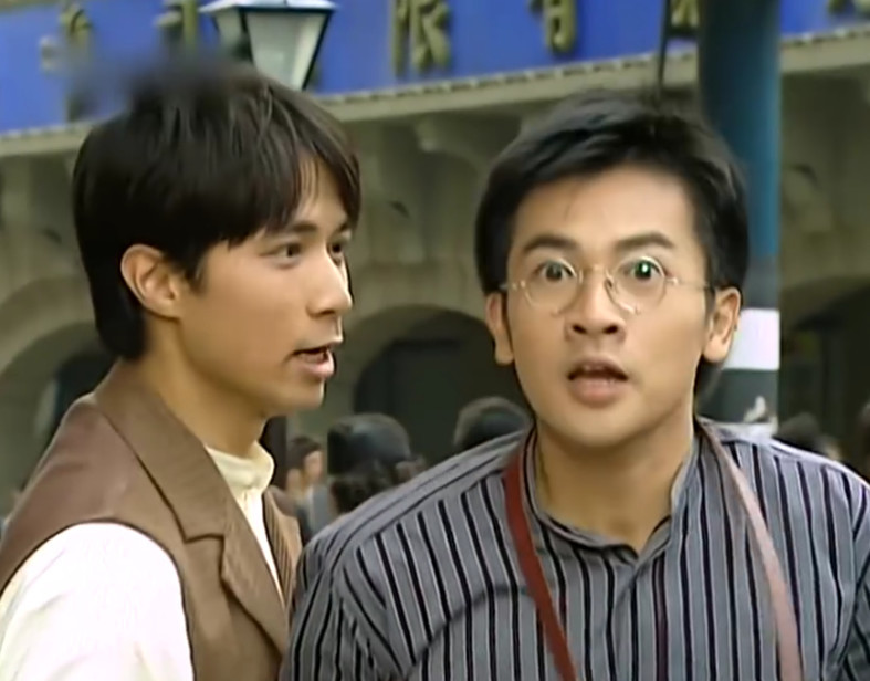 杜飞和书桓一开始采访秦五爷为何会被追着打?其实他并不坏