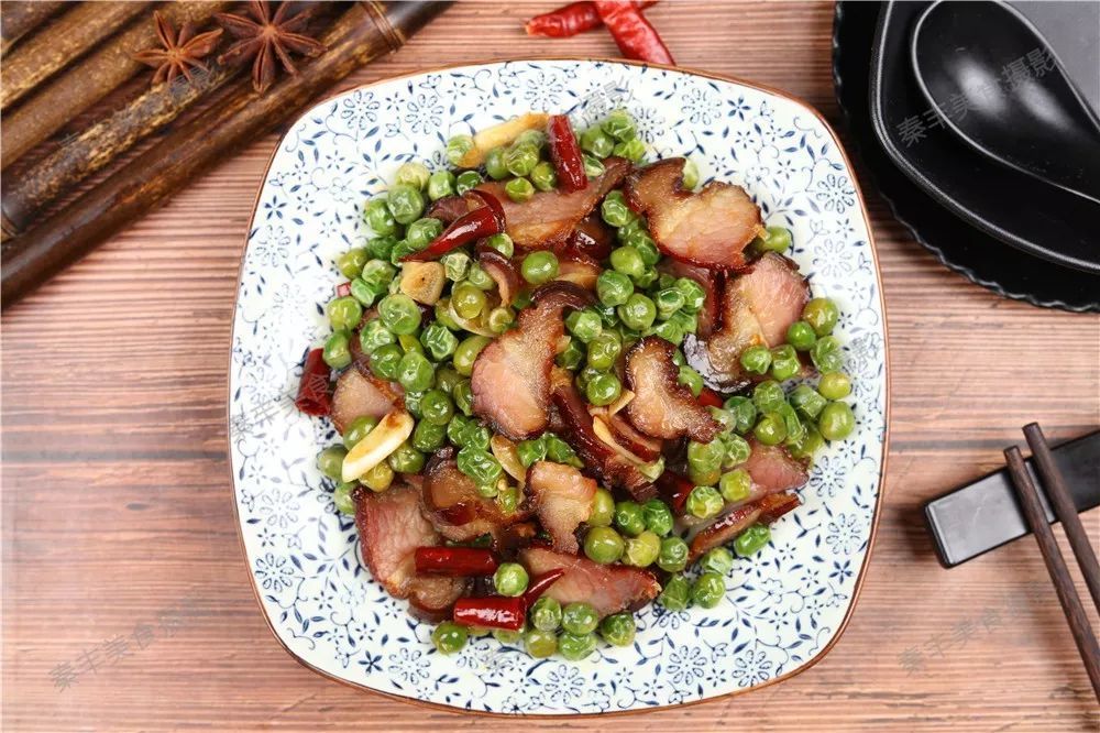 青豆炒腊肉,好吃好看还适合佐粥下饭!