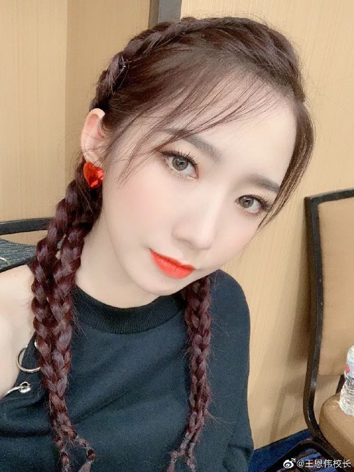 杨超越|这样的画作，秒杀美颜相机！