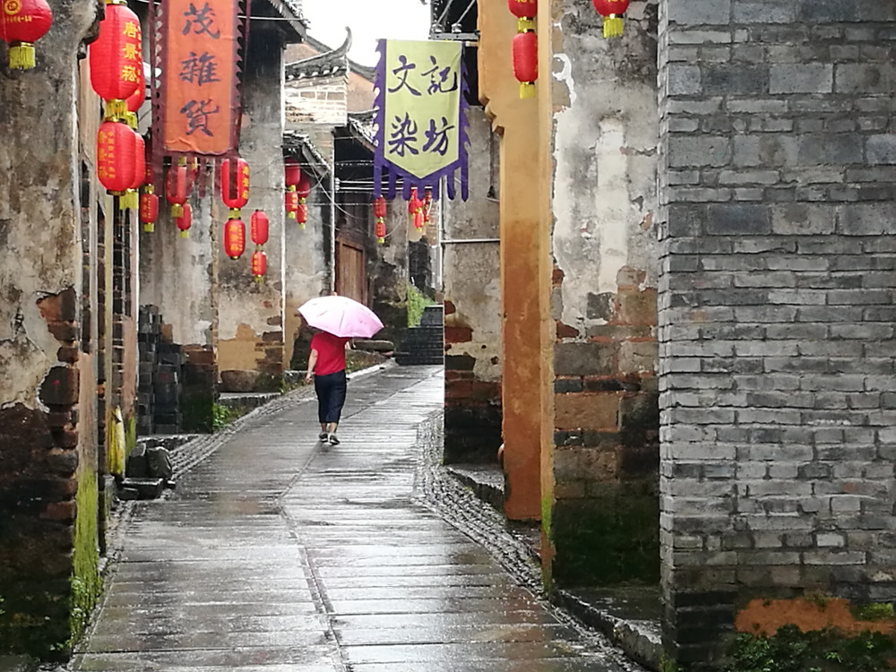 实拍雨中的古村桂林灌阳江口村