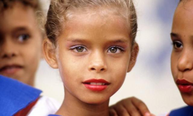 混血美女最多的国家:70%以上人口是混血儿,险些被隔壁小国吞