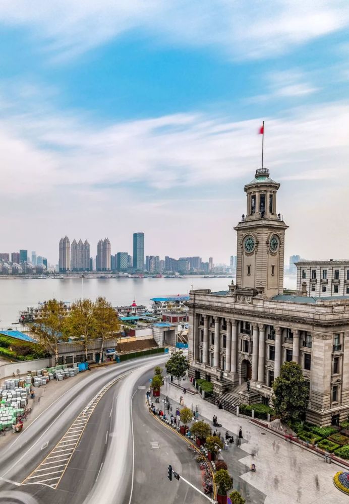 (江汉关大楼,摄影师@咸鱼)