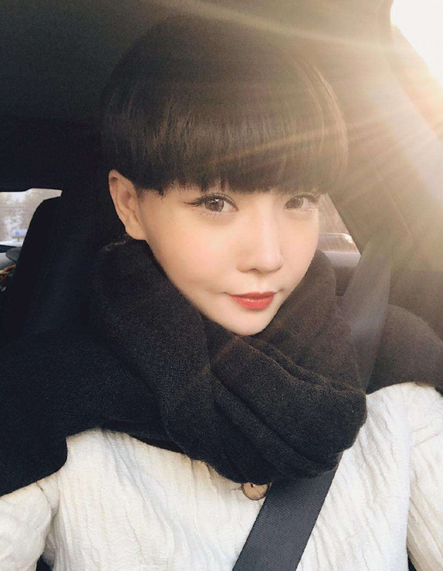 高晓松深夜约会前妻和女儿被拍比高晓松小19岁夕又米宛若少女