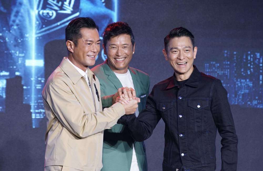 一个握手的细节体现刘德华修养之高,对晚辈古天乐也相当敬重