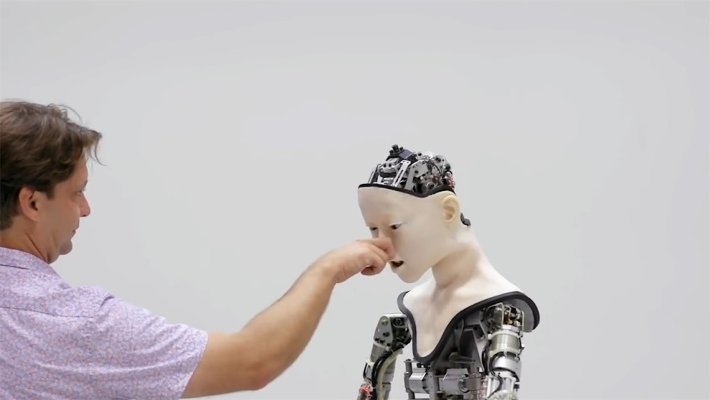 日本发明美女机器人,内部构造和人类相差无几!非常逼真