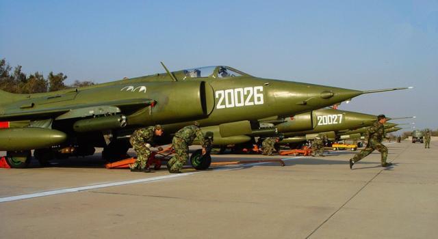 曾经的强击机,强-5