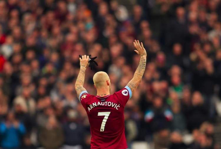 上港新援到了!阿瑙托维奇抵沪,他会穿武磊的7