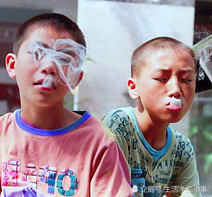 初中生"抽烟"为不被抓到,都使用过哪些方法?过来人说出3点!