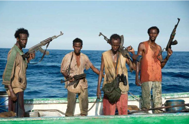 索马里海盗连美商船都敢劫,唯独不敢劫此国商船,看见直接绕道走