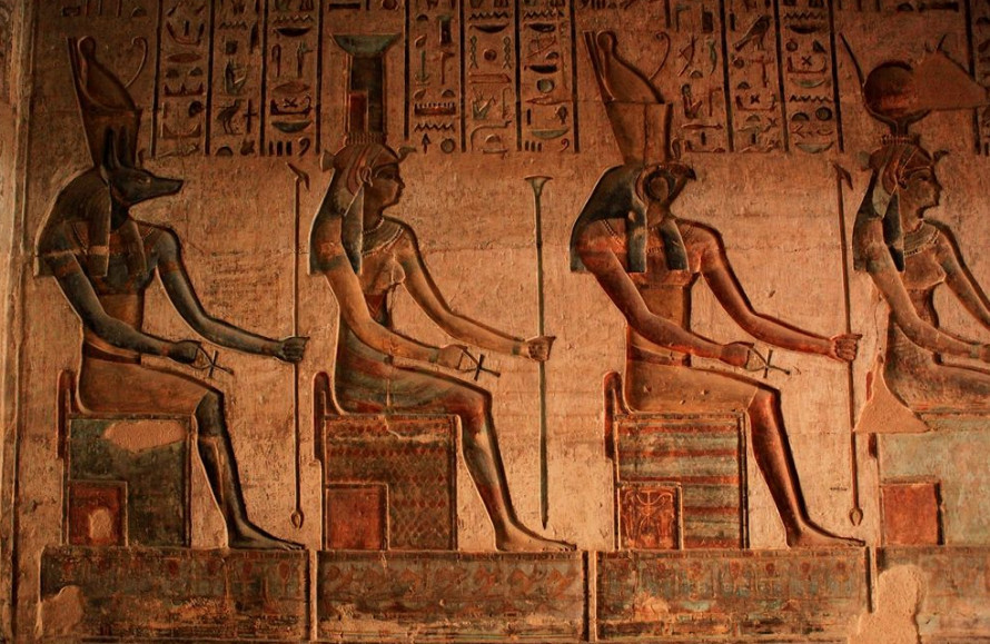 现在依旧存在,依旧保存了相对的历史传承,但是古巴比伦却早在多年前就