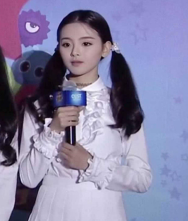 杨超越"女团旧照"曝光!看到当时的身材后,网友:怪不得你能火
