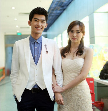 江铠同恋情曝光,路边挽手甜蜜,疑似与新男友同居