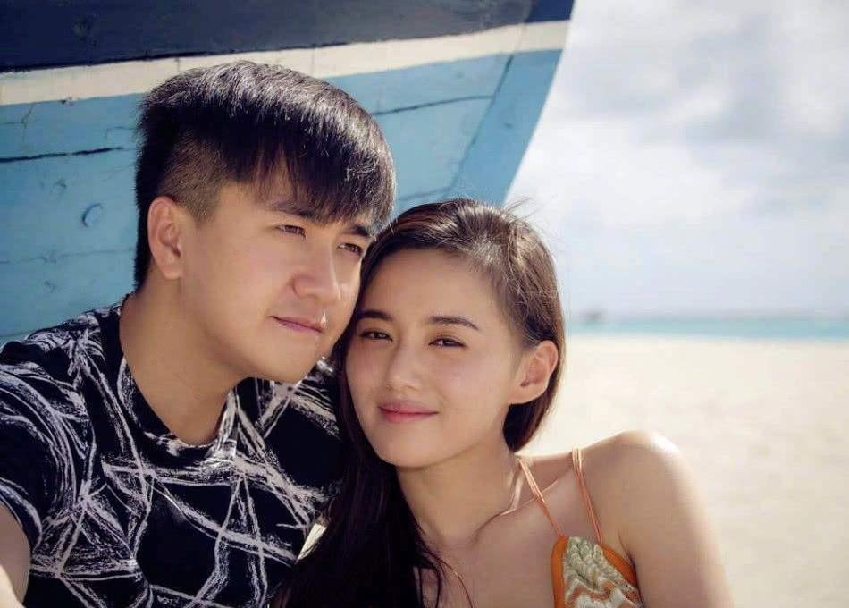 江铠同恋情曝光,路边挽手甜蜜,疑似与新男友同居