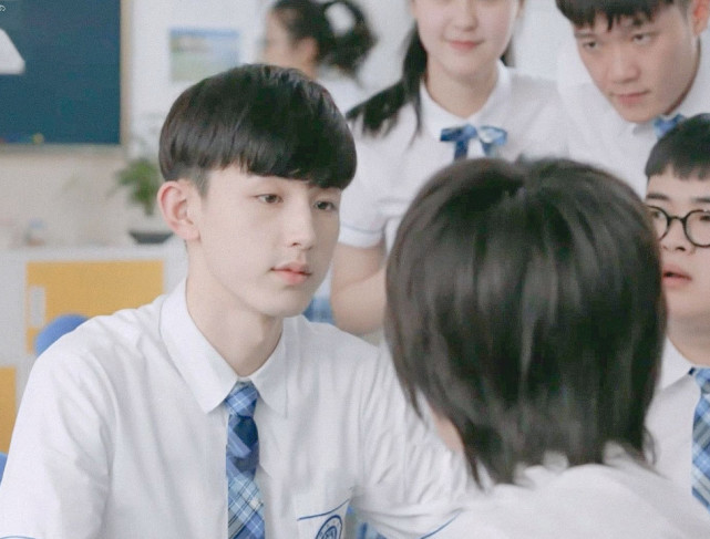 教育题材电视剧一样,该剧既反映教育问题,同时也以教育为一面多棱镜