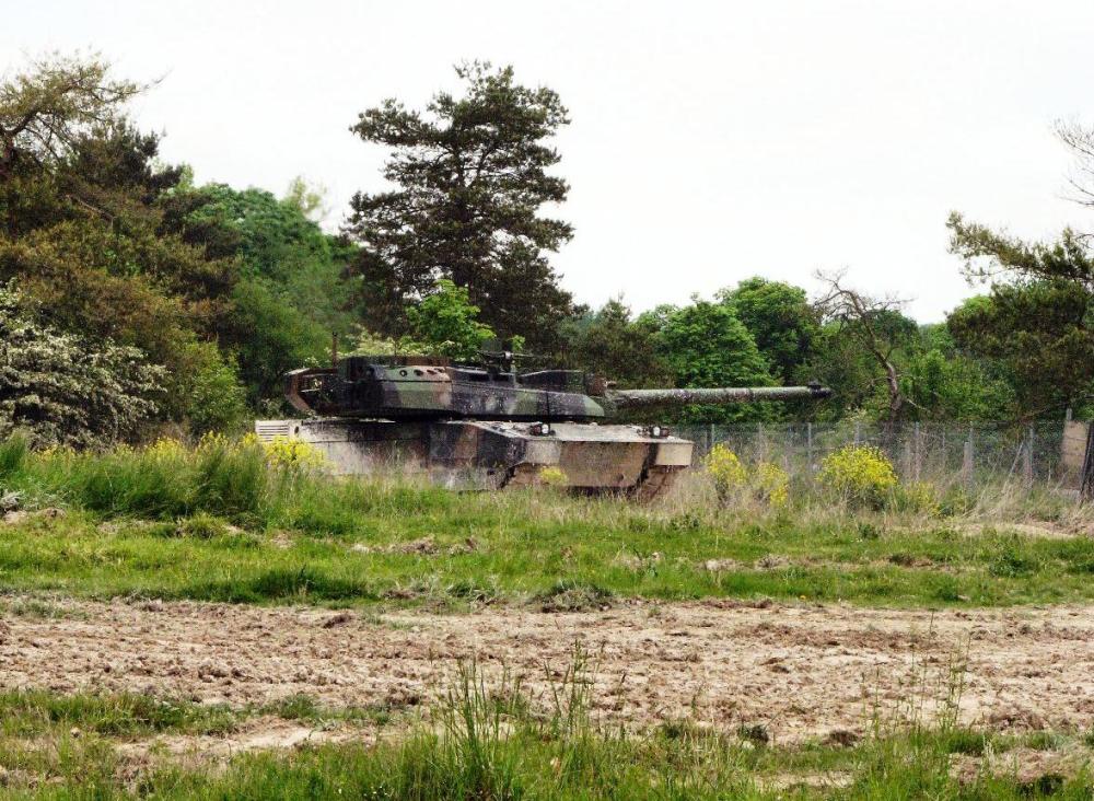 了,就將裝載著法軍第31工兵團裝甲車輛的貨運列車停在了利布爾納車站