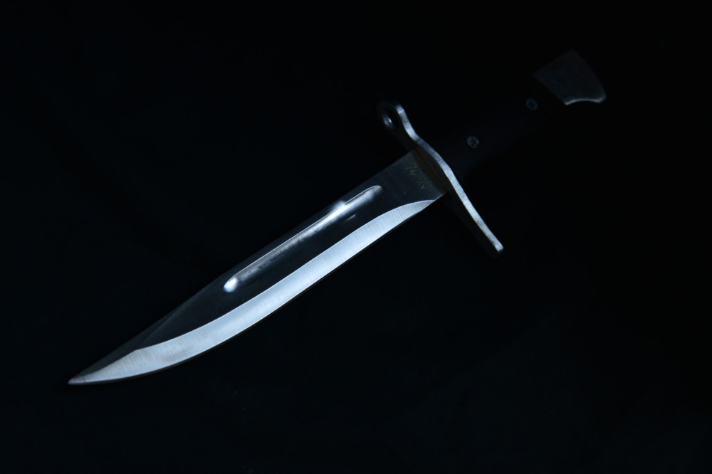 阿普杜拉希-哈鲁纳|22岁小伙被女友抛弃，太过痛苦竟持刀猛刺自己不幸身亡