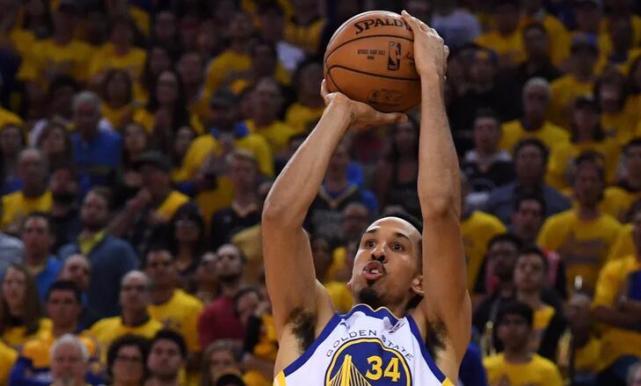 官方宣布裁掉利文斯顿 签下2017年扣篮大赛冠