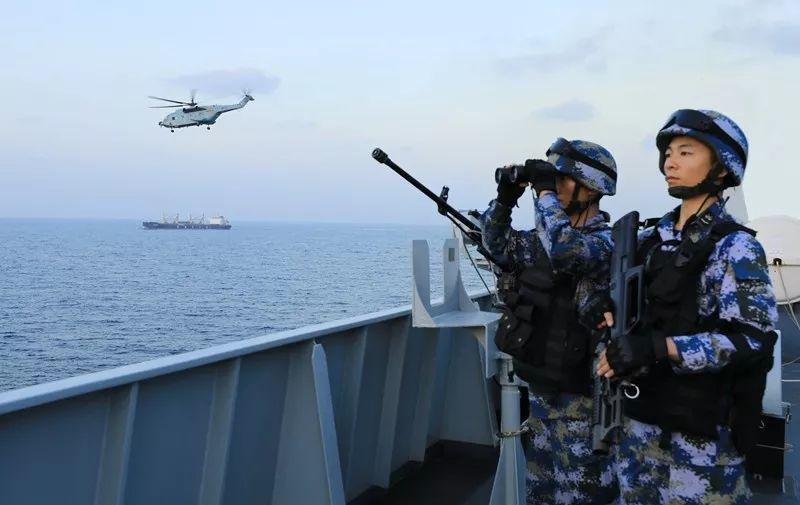 了没人哄"那有什么用""我会灭火,会救护,还会开军舰""当你在空中飞翔