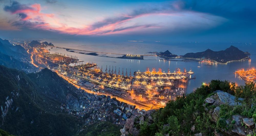 实现省党代会描绘的宏伟蓝图书写新时代后发先至精彩答卷