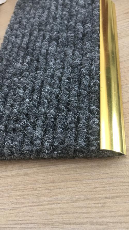 ①用于地毯和地面间的收边,提供过渡和缓和地面的落差;②走动时避免了