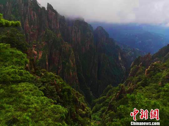 探访安徽黄山西海大峡谷 怪石嶙峋千峰竞秀