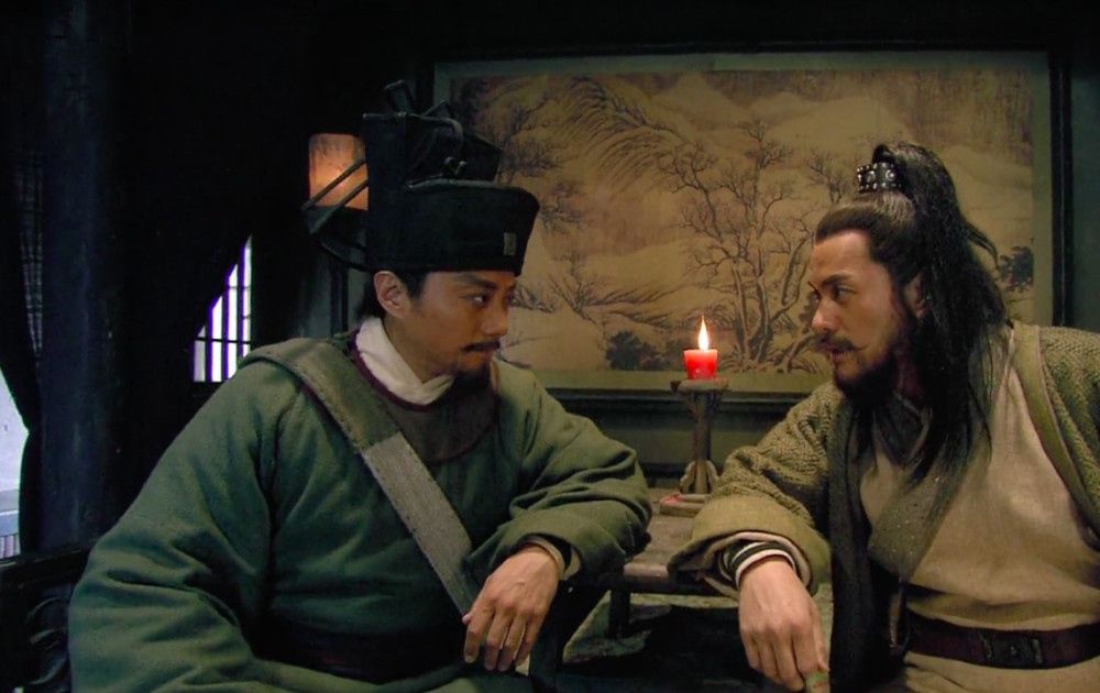 水浒传里最牛团练使晁盖不敢杀宋江一直惦记