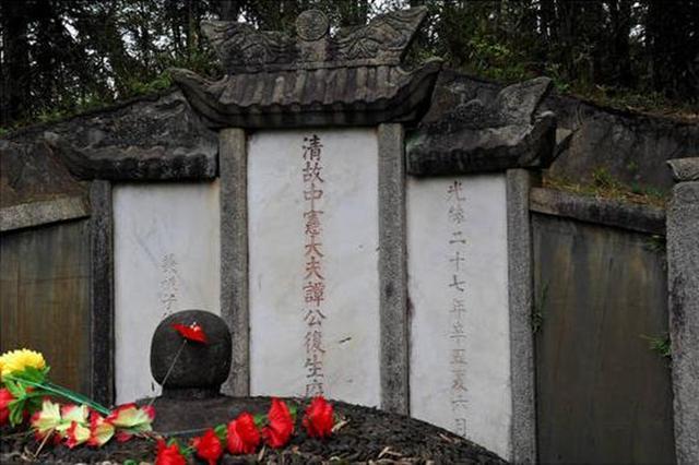 实拍谭嗣同墓:为变法图强以身赴死,菜市口被慈禧下令斩首