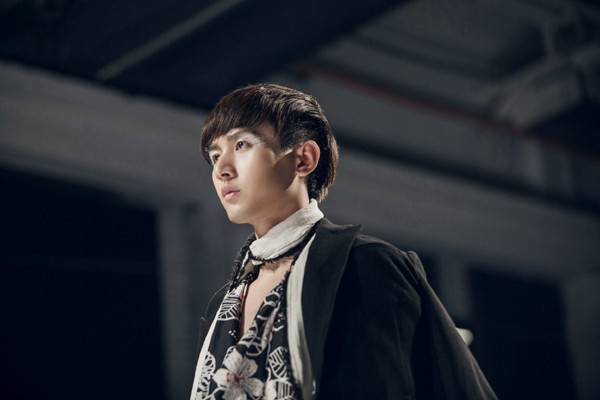 《怒海潜沙》成毅爆剧照!这次成毅演的张起灵不输杨洋,期待下季