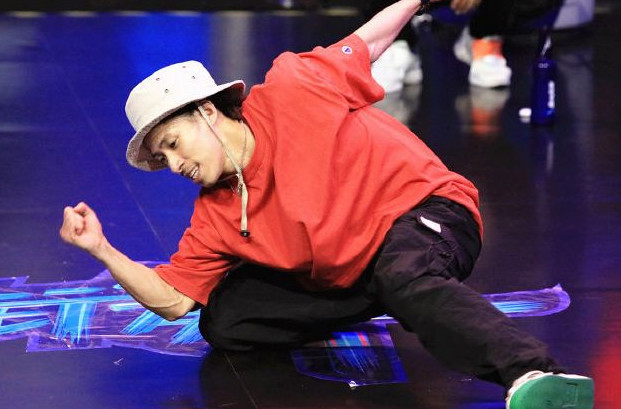 这就是街舞赛程过半竞争激烈谁将问鼎冠军宝座