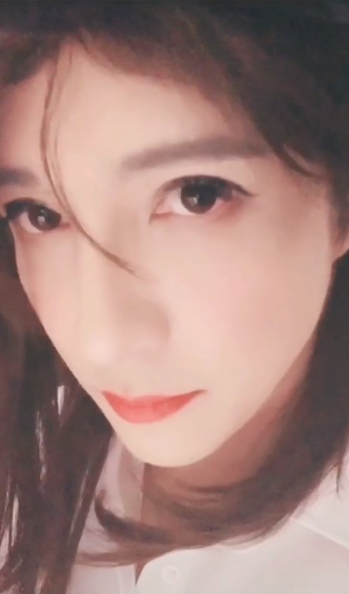 薛之谦女装又营业了!毫无违和感,网友:拦住他,别让他去泰国!