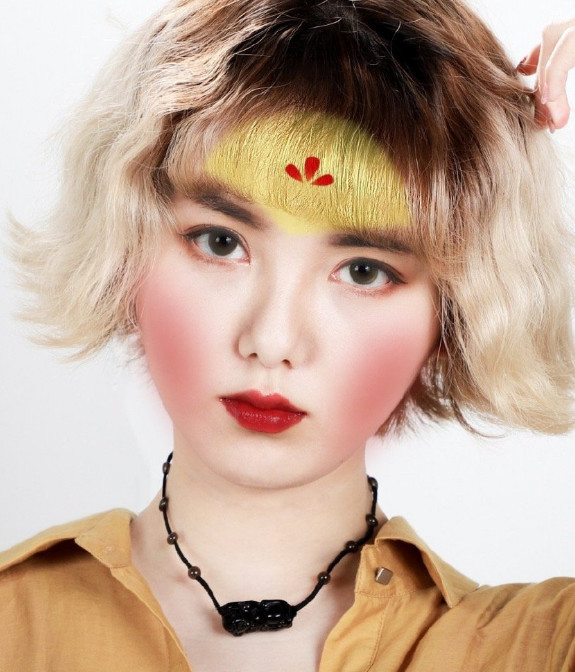 美妆博主颜九模仿刘亦菲木兰妆却被评论区网友秒杀刘亦菲本菲