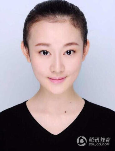 中戏女生刘香晒成长史被赞从小美到大
