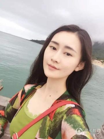 中戏女生刘香晒成长史被赞从小美到大