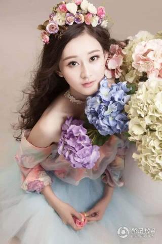 中戏女生刘香晒成长史被赞从小美到大