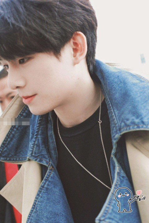 r1se姚琛应援词被爆抄袭,疑似照搬防弹歌词,网友:实锤了