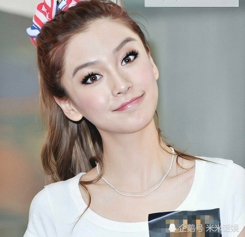 baby早年代言被扒,天然混血脸宛若公主,比现在还美?