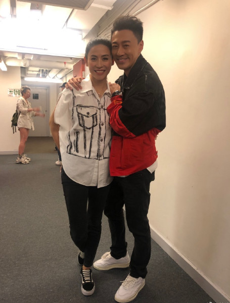 香港"绿叶抢镜"艺人林雪近照曝光,肚大如鼓网友调侃快生了