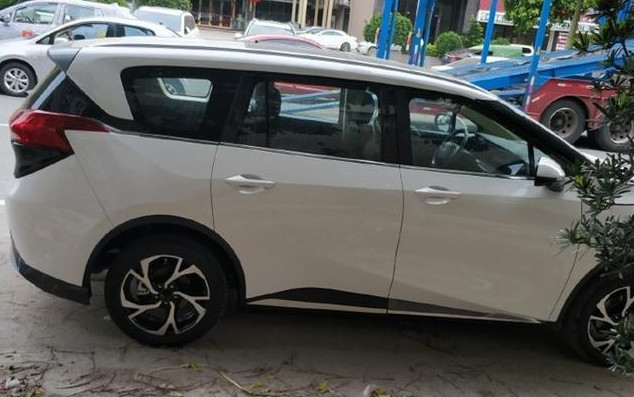 海马新车曝光 前脸 血盆大口 网友 恕我直言很丑