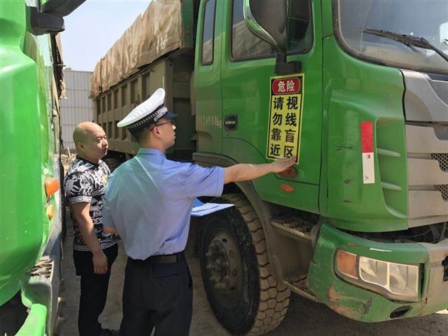 湖北武汉紧盯这三类车 6月以来累计查处交通违法6097起