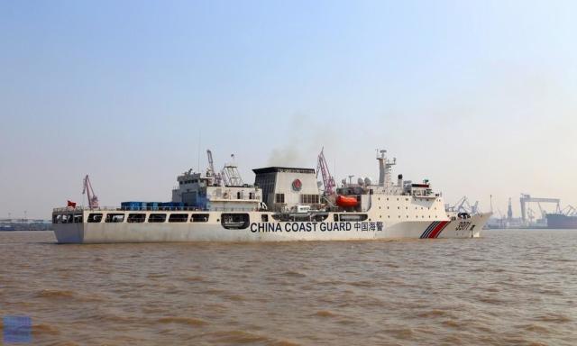 国产万吨海警船试航照片曝光