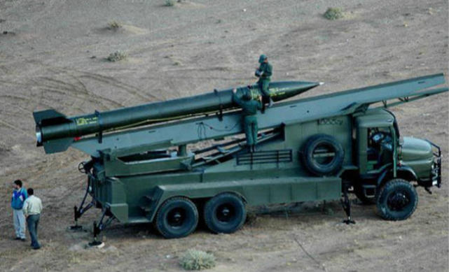 射程120公里的"黎明-3"大口径火箭炮;射程200公里以上的"征服者-110"