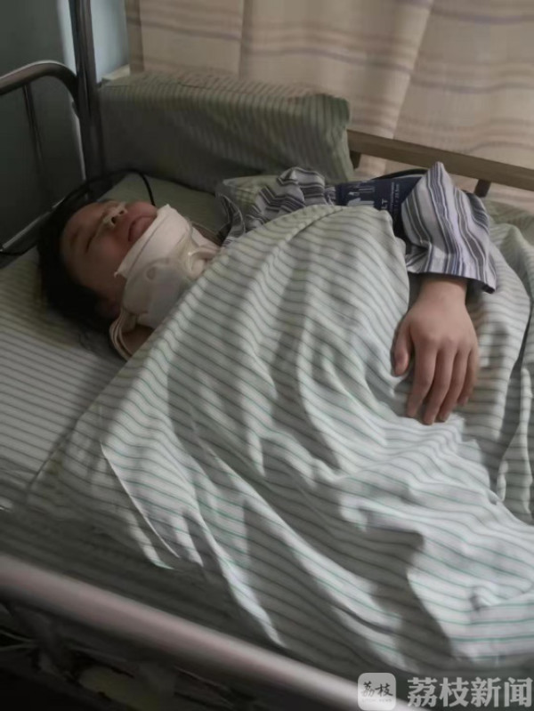 找谁说理?男子跳楼 无辜女子被砸重伤索赔难