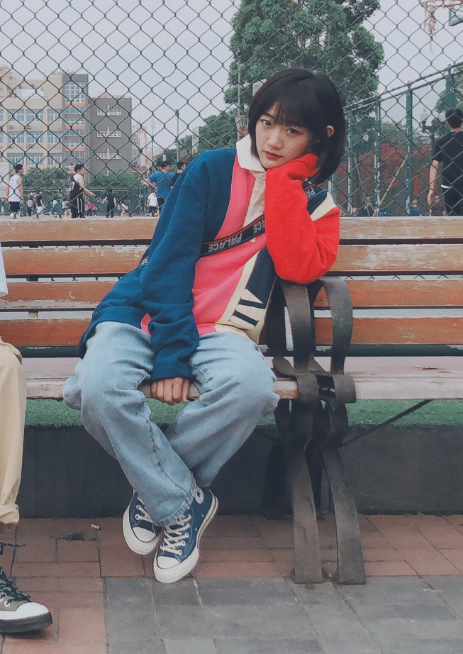 超爱穿aj的代古拉k火了脚上的天空色匡威好看又增高