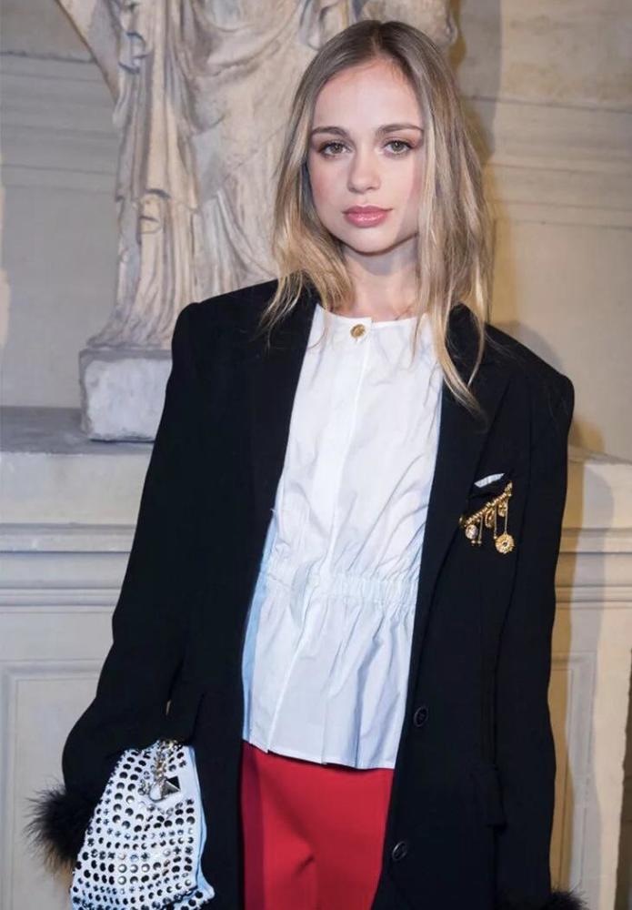 被英国评为最美王室成员这个23岁女勋爵时尚在哪