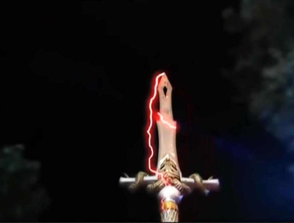 握着神剑,说要把它献给剑秋,导致被天雷击中,导致剑上出现了幽冥二字