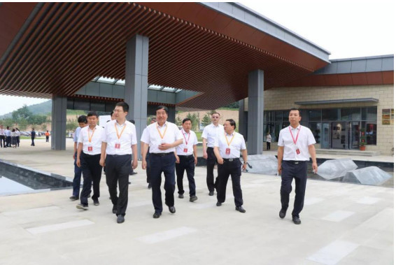 “唱响南泥湾_永远跟党走”暨延安南泥湾学院揭牌仪式隆重举行
