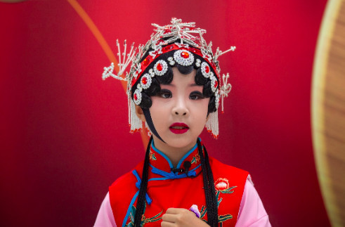 他们有的是街舞高手,有的玩转声乐,有的是专业麻豆.