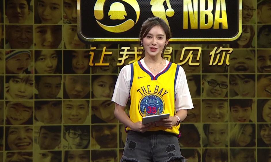 進軍演藝圈!nba美娜穿古裝裙飾演王妃,轉行拍片也不忘聖誕大戰